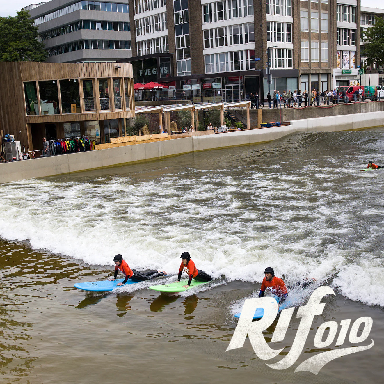 Piscina urbana de surf