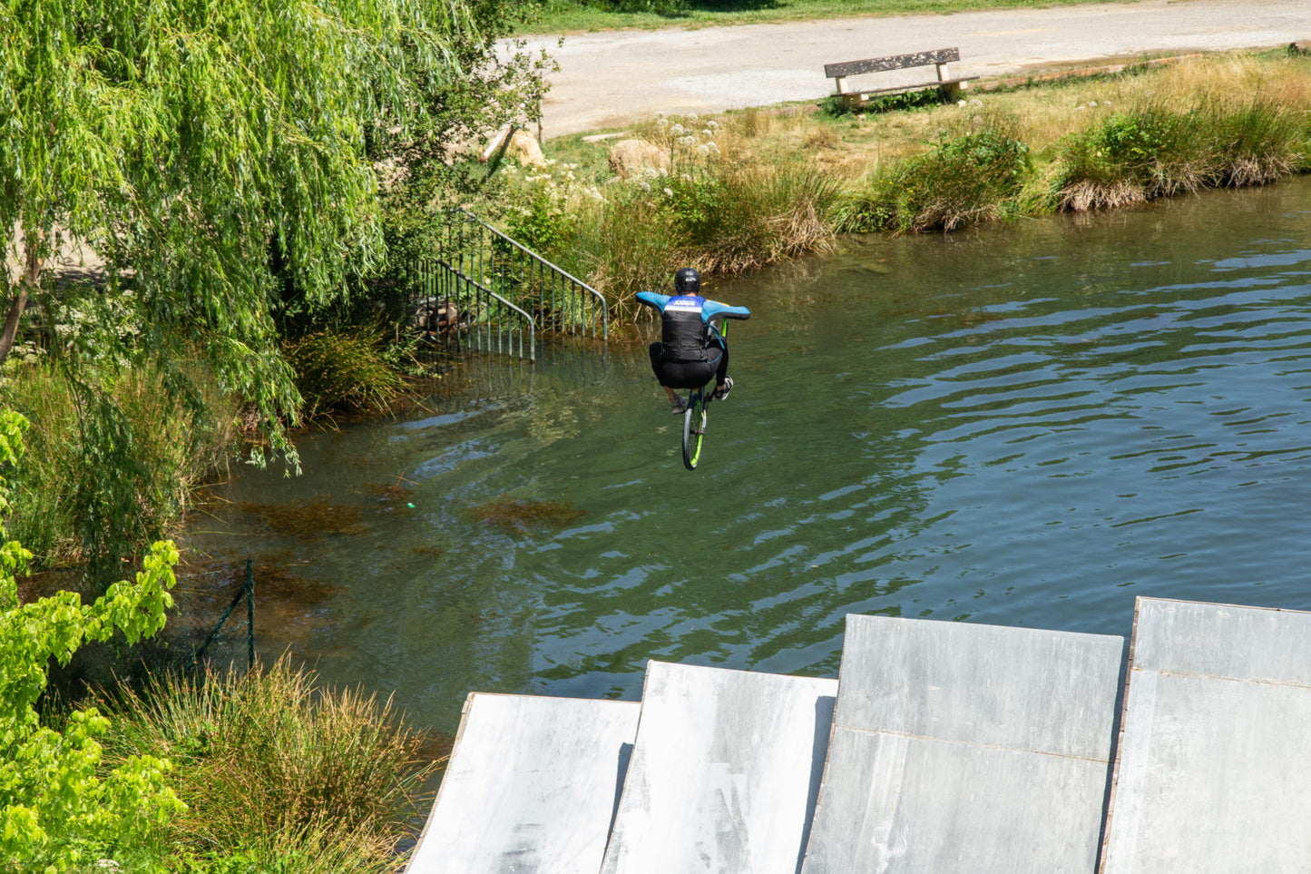 Drop-in Water Jump Park